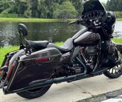 Harley Davidson Street Glide 2019, 19,700 km