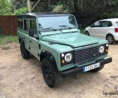 Land Rover Defender • 2001 • 124,000 km