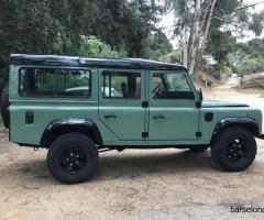 Land Rover Defender • 2001 • 124,000 km