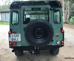 Land Rover Defender • 2001 • 124,000 km